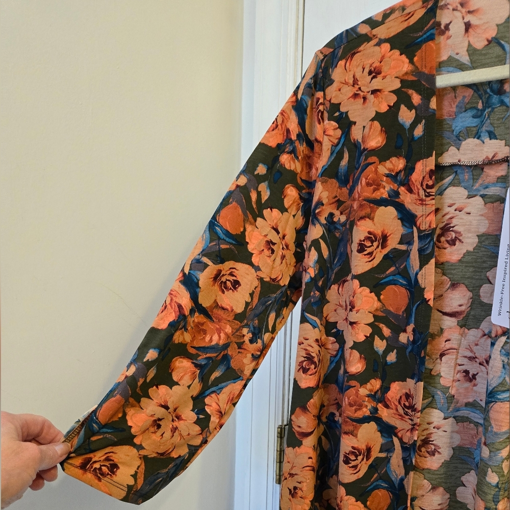 Dear Scarlett NWT Lizzy Floral Cardigan Small - Picture 6 of 11